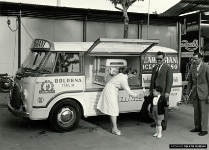 1958. Furgone Carpigiani con macchina soft