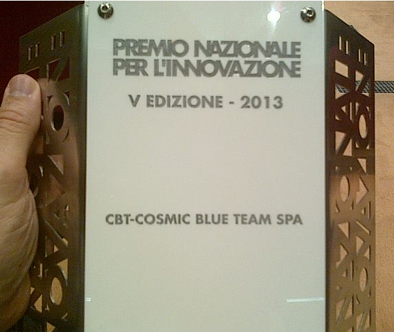 Il premio assegnato al Gruppo  Cosmic Blue Team