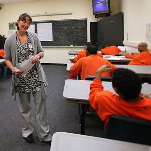 Lezioni ai prigionieri in carcere