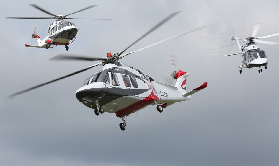 La Famiglia di elicotteri di nuova generazione di AgustaWestland in volo in formazione per la prima volta